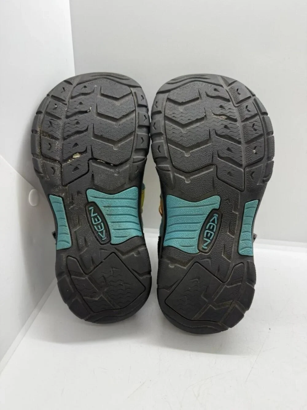 KEEN Big Kids Shoes Newport H2 Rainbow Tie Dye Water Sandals US 2/EU 34 1018441